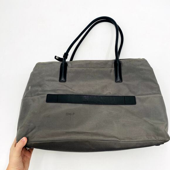 Tumi hayes gray & Black travel tote bag - Picture 5 of 7